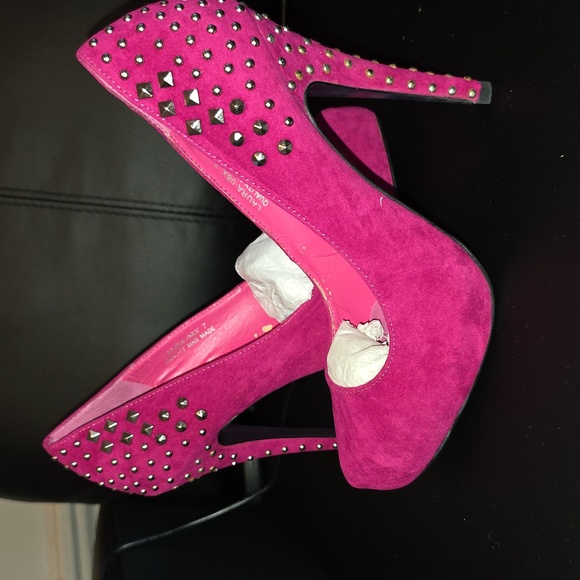 Shoes - Picture 6 of 6